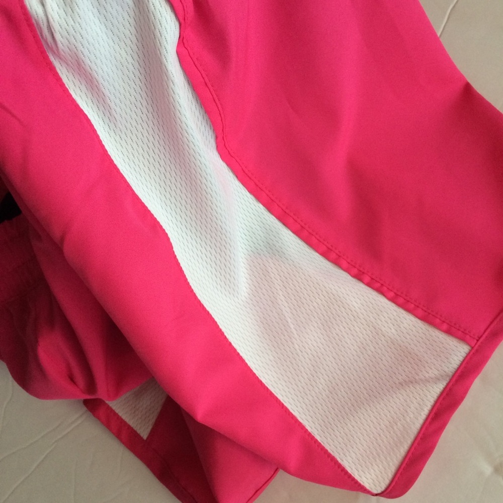 Puma hot pink workout shorts - Picture 5 of 7